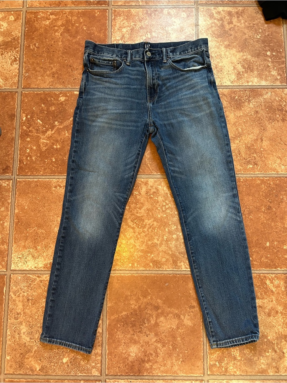 GAP Slim Men's Jeans in Medium/Dark Blue Wash 33 30